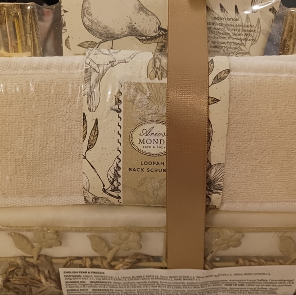 NWT! ARIOSE MONDE BATH SET (English Pear & Freesia) - Picture 11 of 14